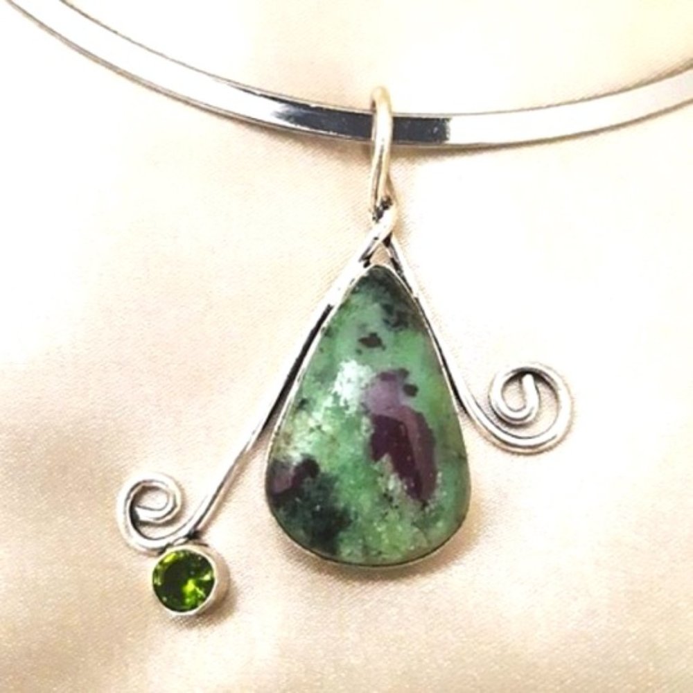 Ruby Zoisite (pd2) Peridot Pendant Natural Gems Olive Green Red Silver Plated